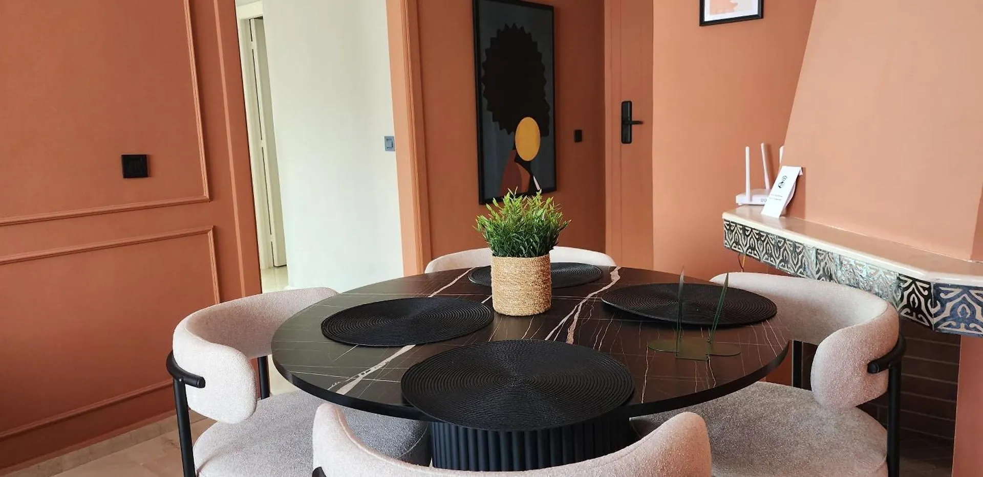 The 23 Princesses By Ib Signature - Stylish 2 Bedroom Apt With Wifi, Self Check-In - 24 X7 Security - City View - Walk To Cafes! City Centre Casablanca Apartment